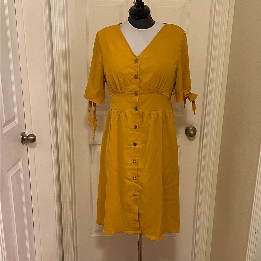 New, never worn. XL Mustard yellow light weight Button-Front Midi Dress